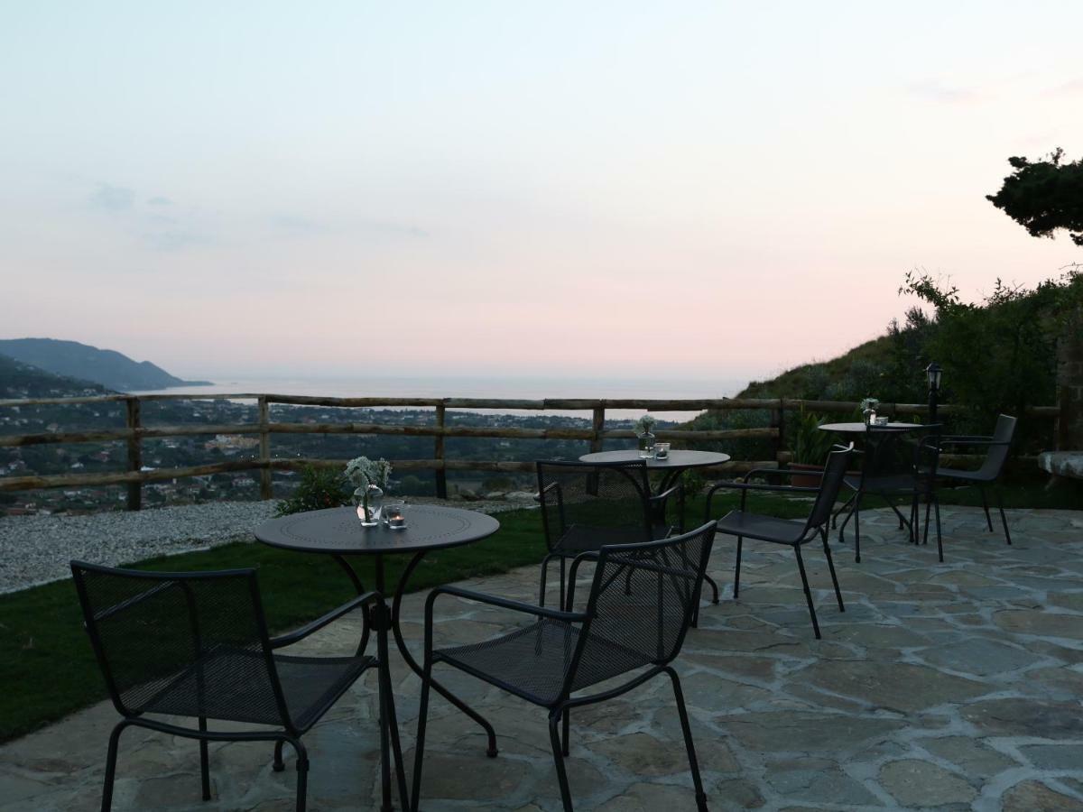 Casa Amigdala Bed & Breakfast Castellabate Exterior photo